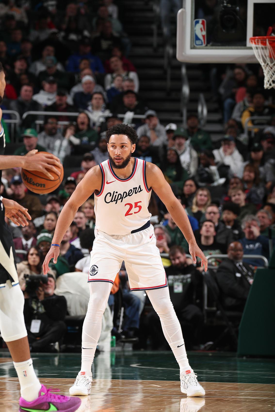 球探：西蒙斯可以表示主动选择退役 但实际情况是他没人要了